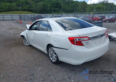 2014 Toyota Camry Xle z USA, uszkodzony, nr VIN 4T1BF1FK7EU403930